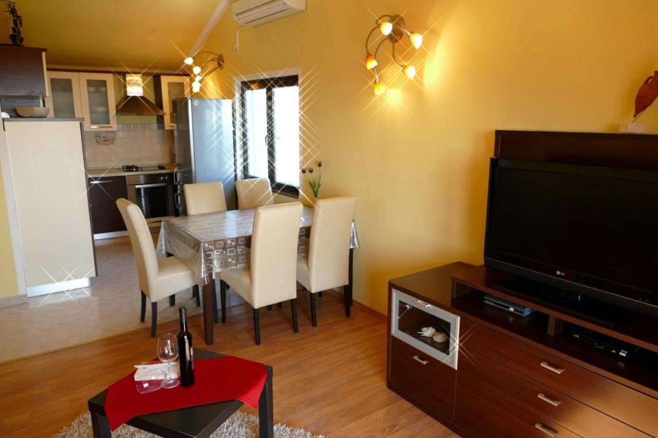 Apartments In Rab - Insel Rab 39950 Mundanije Екстериор снимка